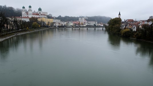 3 Die Donau Ist Tief Ein Krimi In Passau