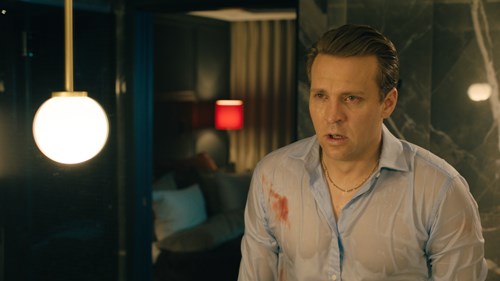 Tobias Santelmann i rollen som Henrik i NRK's dramaserie Exit sæson 3