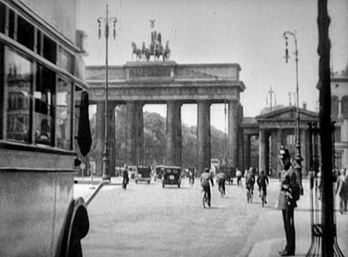 © FOTO: ARD / EFTERÅRET 1929 - SKYGGEN OVER BABYLON